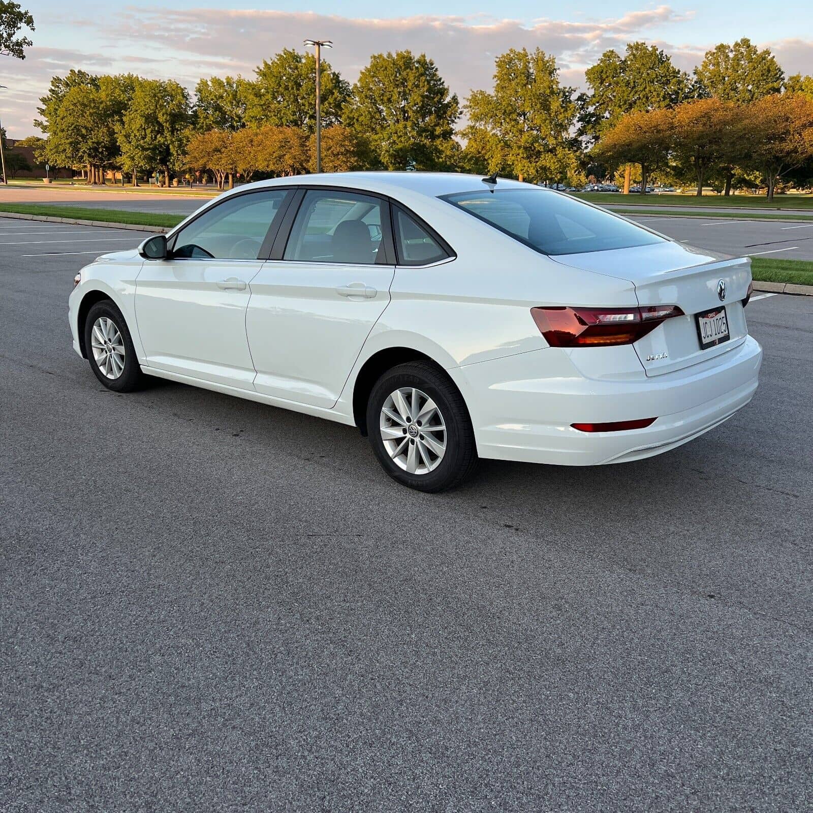 Volkswagen Jetta S цена в из Америки в РФ двери