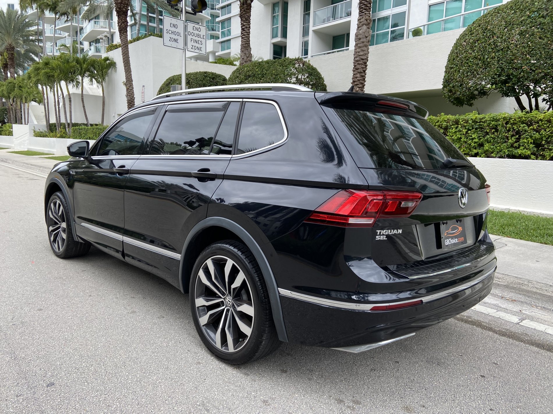 Volkswagen Tiguan Sel R-line 2021 из Грузии в Россию двери