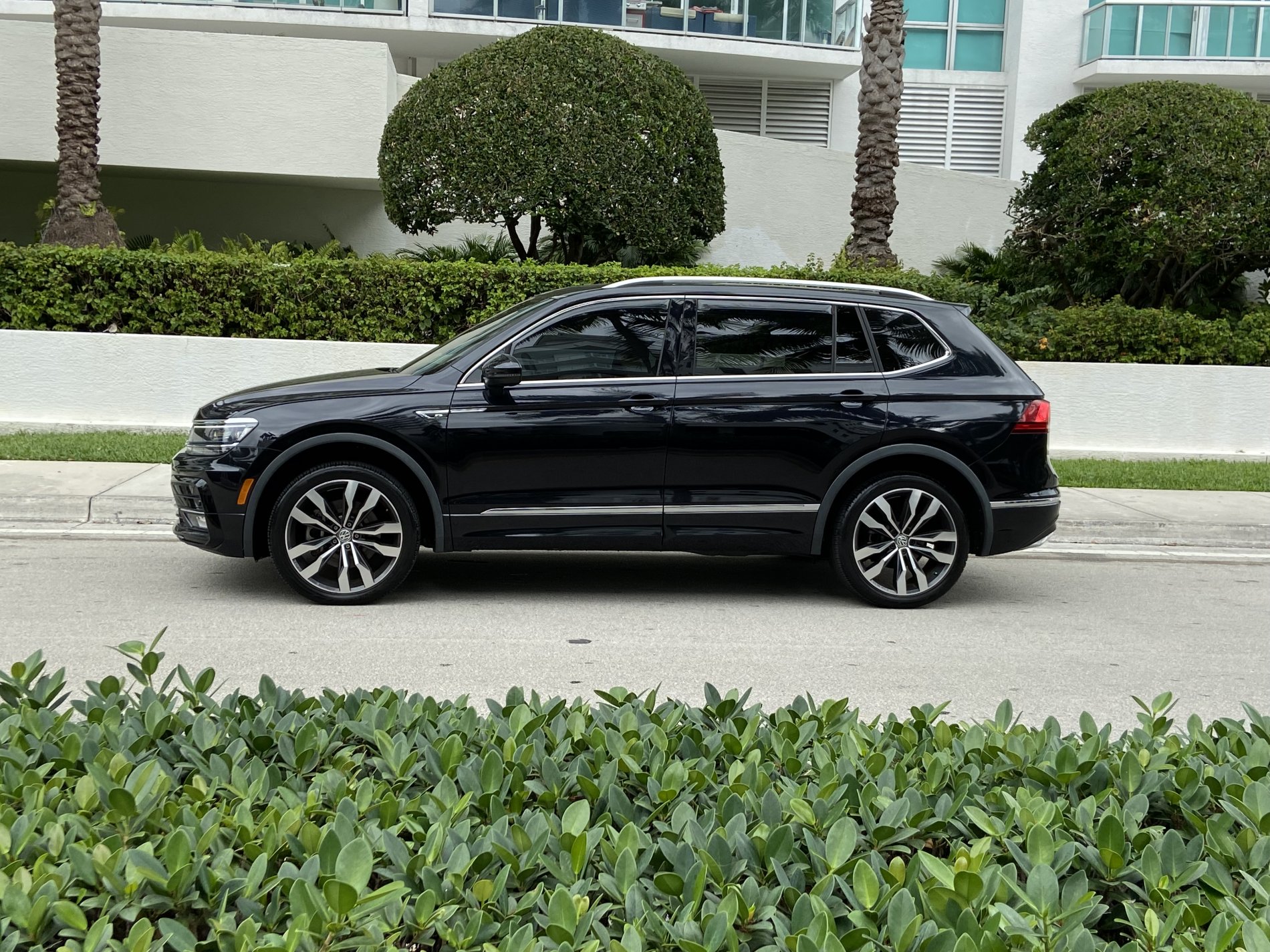 Volkswagen Tiguan Sel рестайлинг пригнать в РФ двери