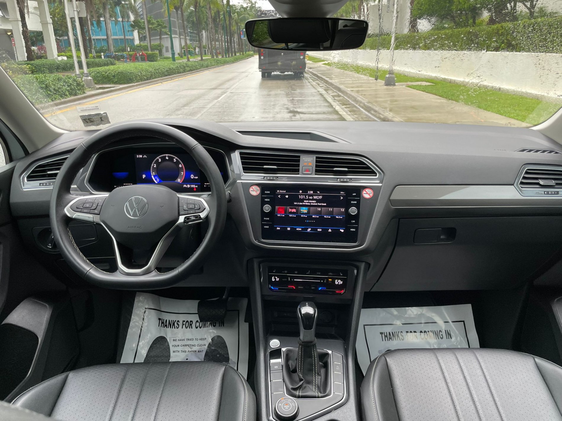 Volkswagen Tiguan SE 2023 панель приборов америка