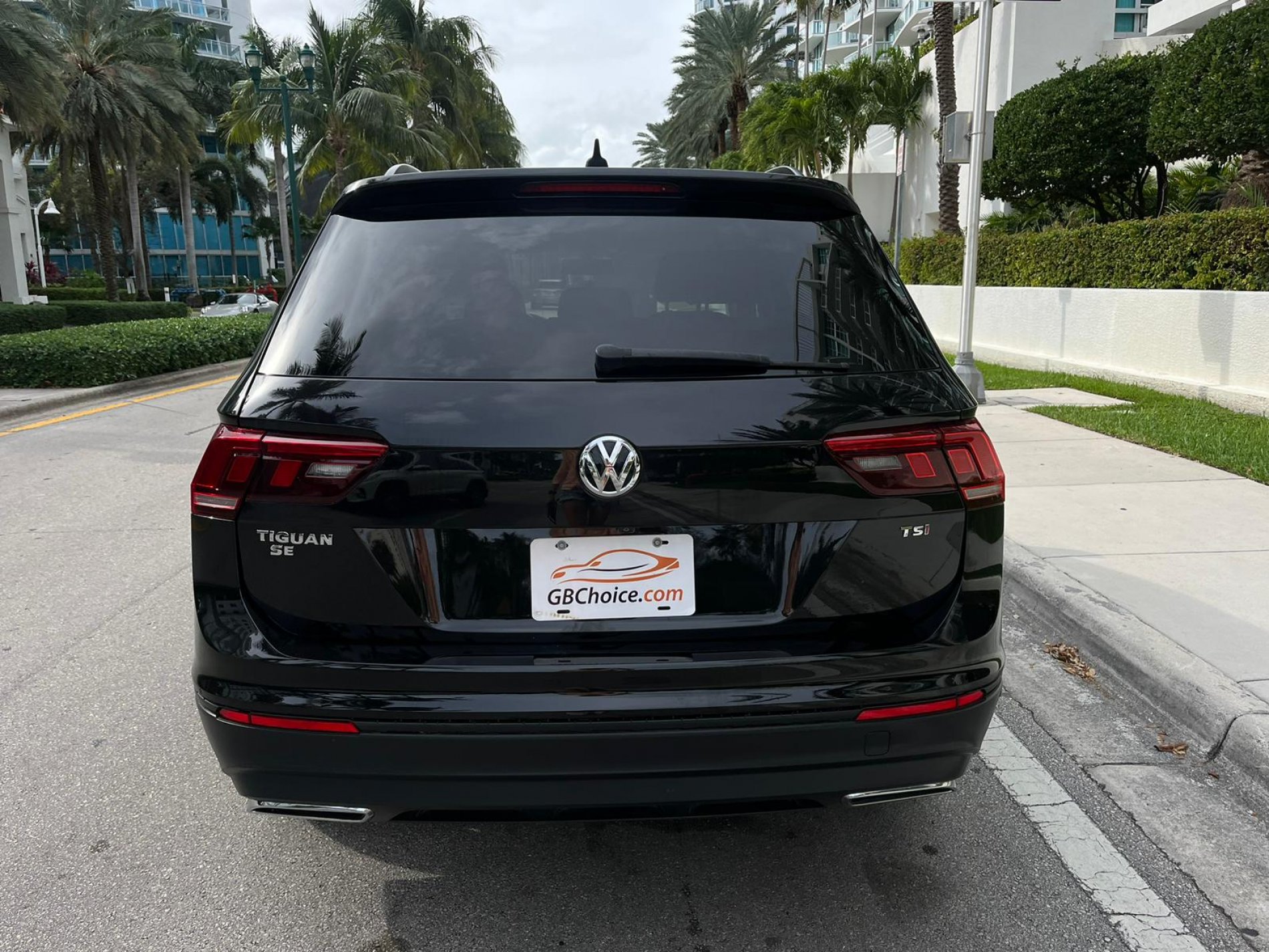 Volkswagen Tiguan SE 2020 крышка багажника америка