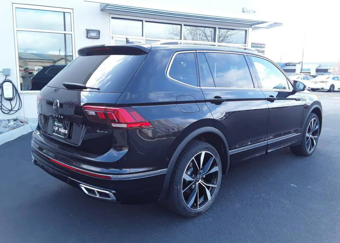 Volkswagen Tiguan Sel R-LINE black багажник