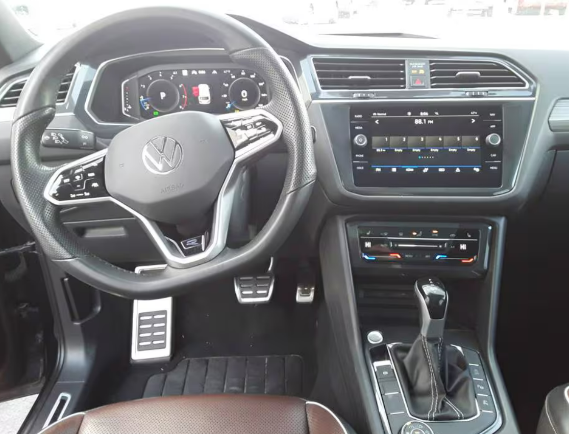 Volkswagen Tiguan Sel R-Line салон 3-рядный электронная приборка