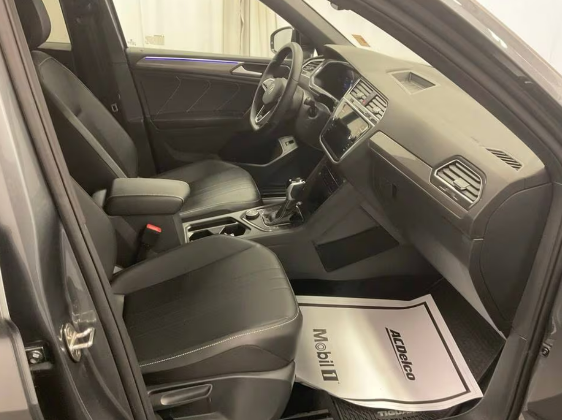 Volkswagen Tiguan SE 2023 приборка США 