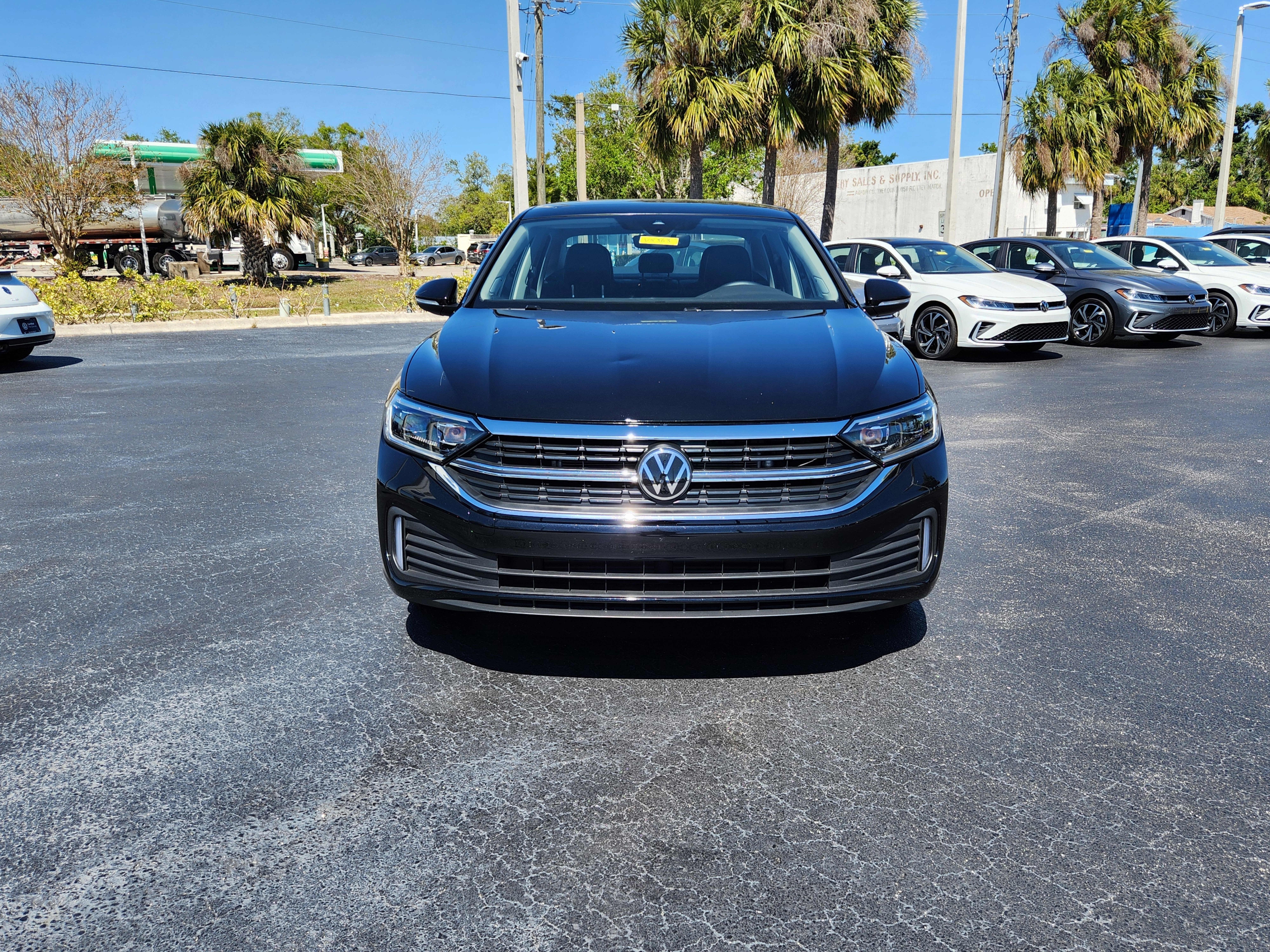 Volkswagen Jetta Sel из США в РФ недорого бампер