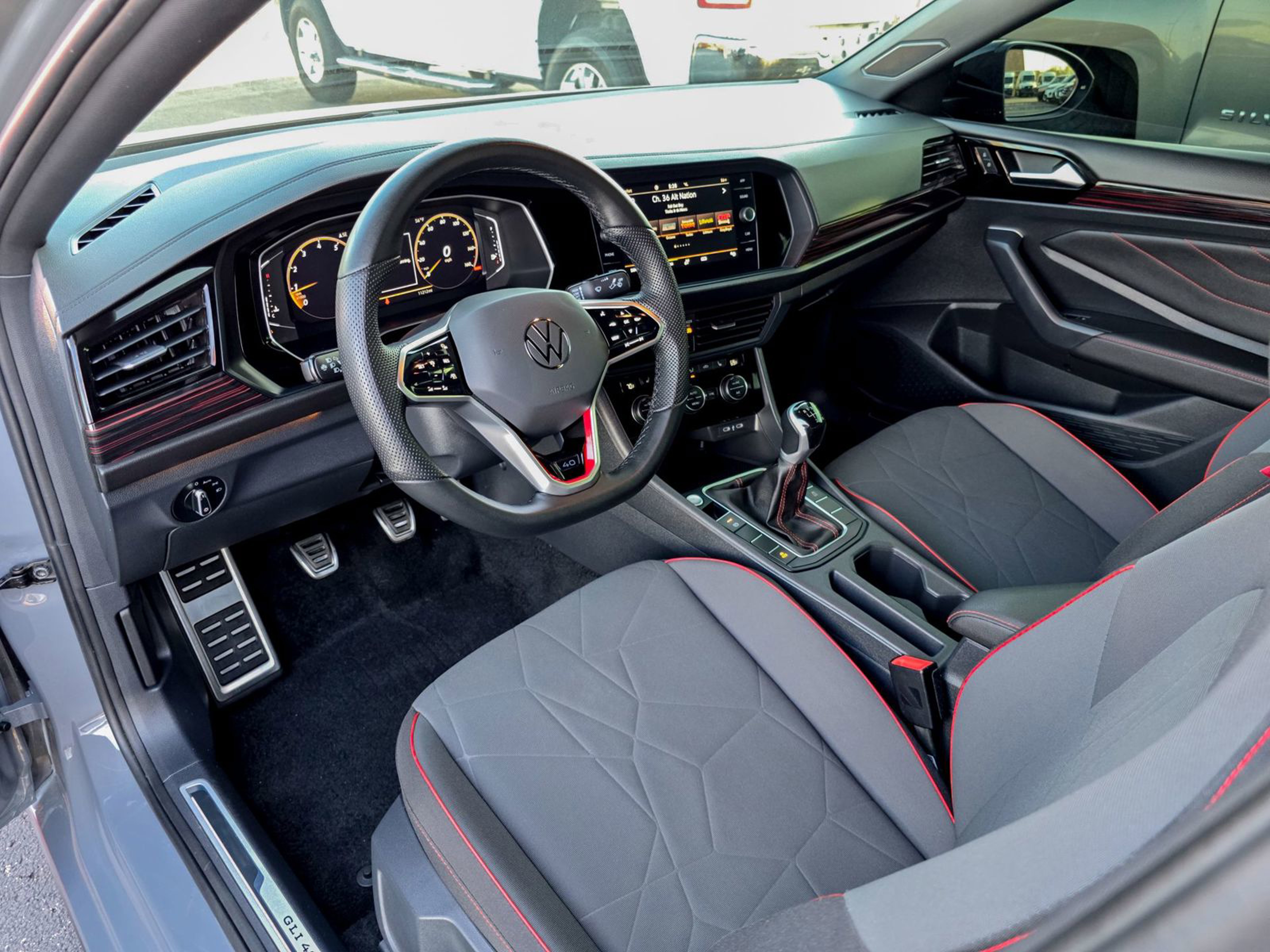 Volkswagen Jetta 40 Anniversary Edition доставка в РФ из Америки приборная панель