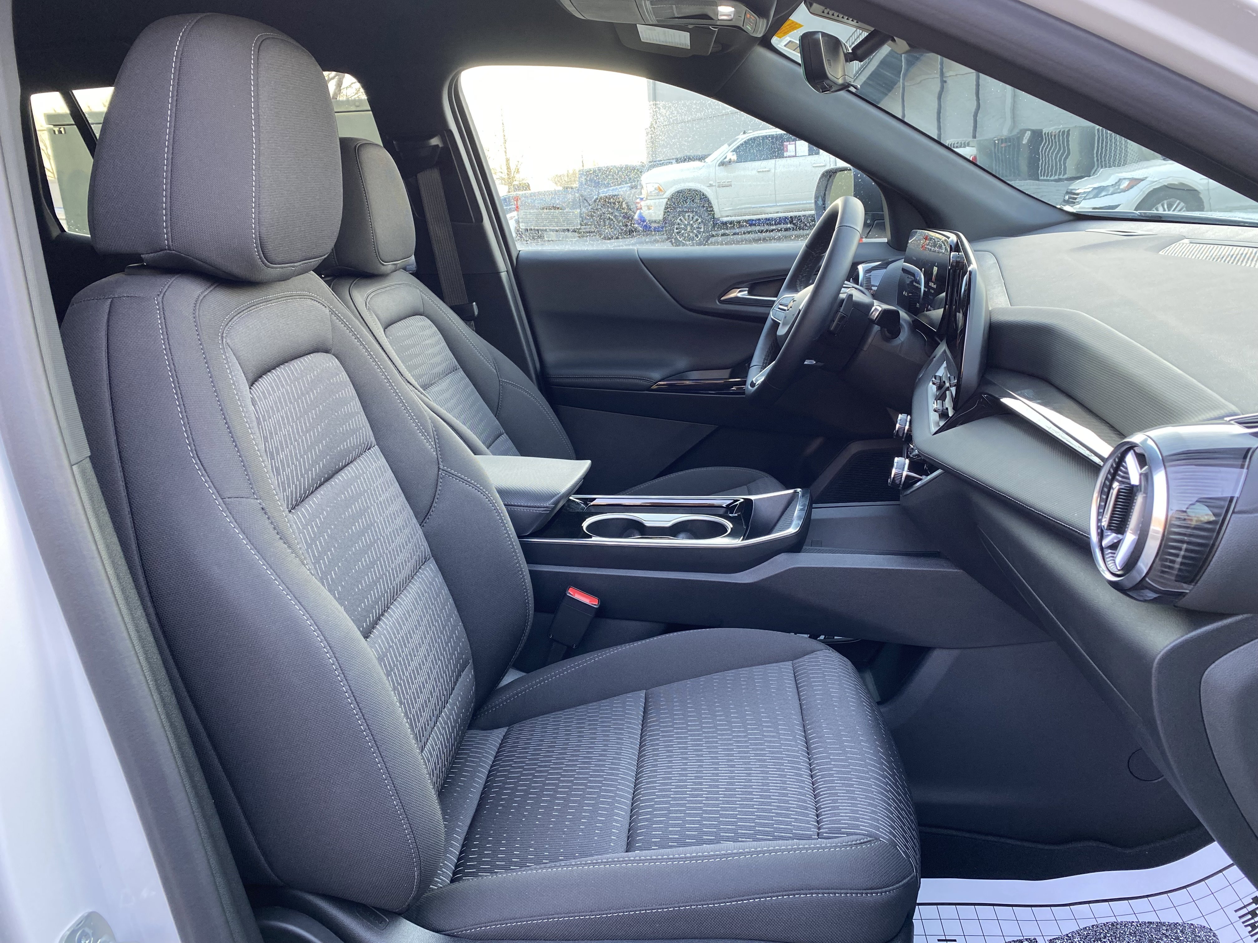 Chevrolet Equinox рестайлинг LT из Америки в РФ салон