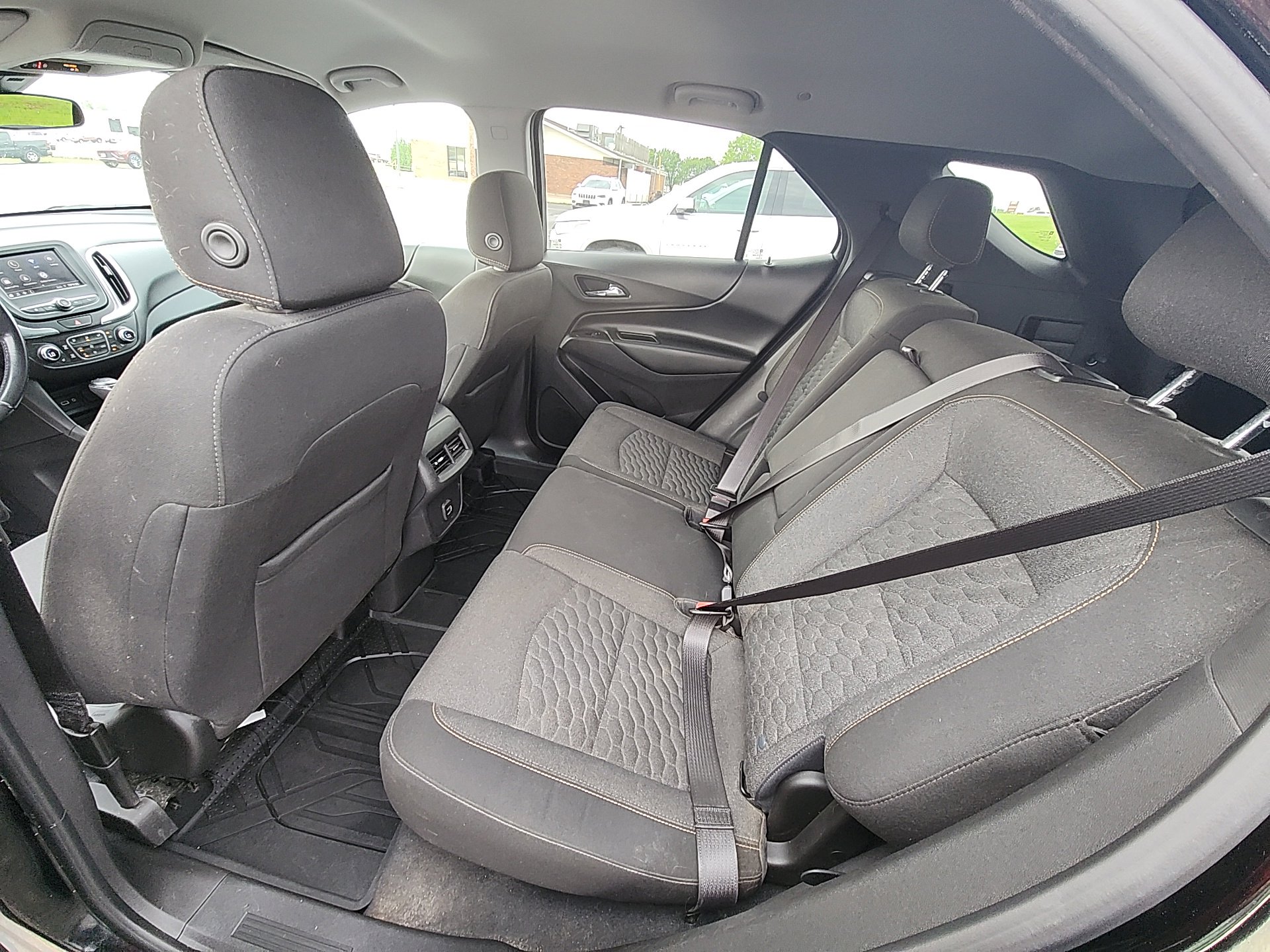 Chevrolet Equinox LT пригнать в РФ задний ряд сидений